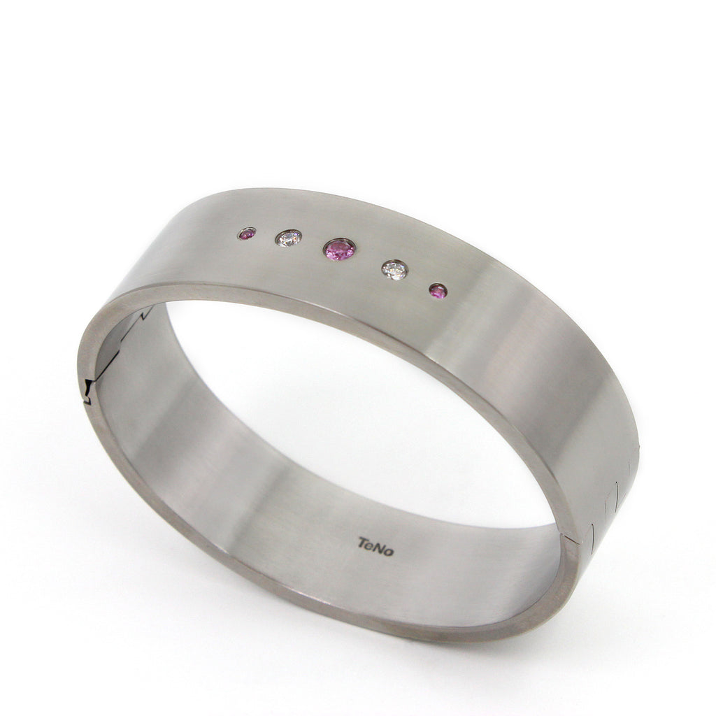 029.04s01sp TeNo Stainless Steel Bangle
